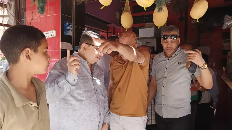 بالصور.. حملة مكبرة على محلات العصائر بسوهاج وتحرير 10 محاضر للمخالفين