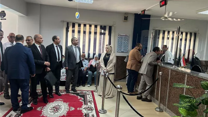 رئيس كهرباء شمال الدلتا يتفقد ميدانيا مركز تحكم الجهد المتوسط بدمياط جايكا