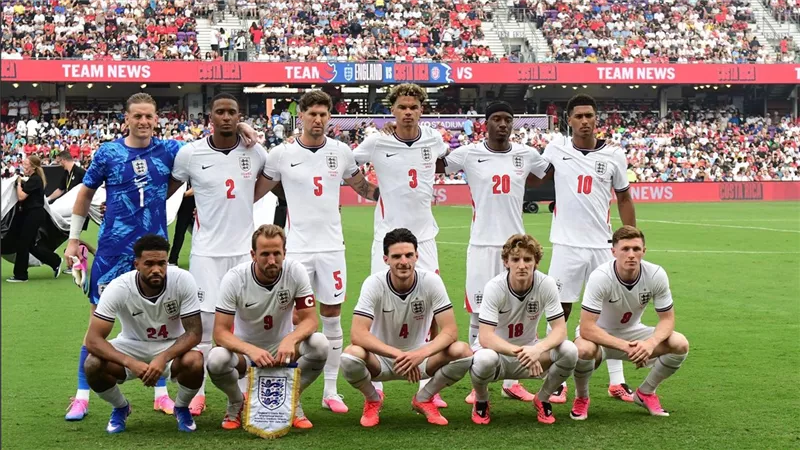 كأس العالم.. إعصار مرعب يجبر نجوم إنجلترا على حبس أنفسهم في الفندق