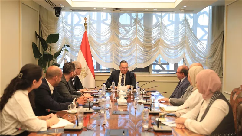 وزير التعليم العالي يتابع مستجدات إنشاء جامعة البحر المتوسط