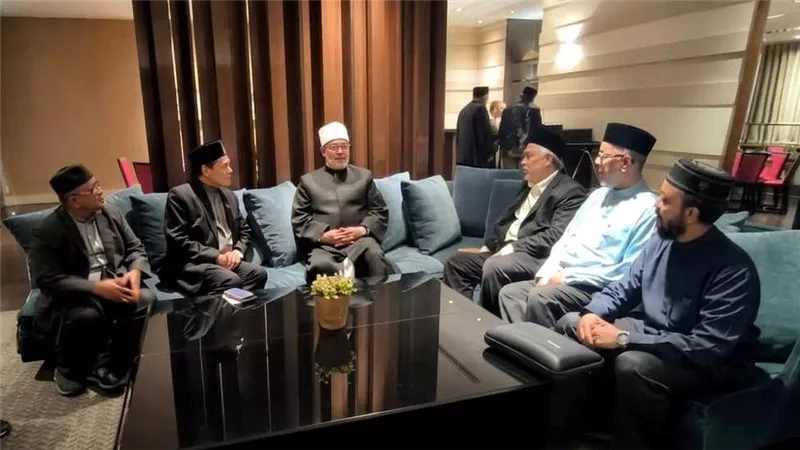 مفتي الجمهورية يلتقي أعضاء خريجي الأزهر بماليزيا ويؤكد تعزيز التعاون العلمي