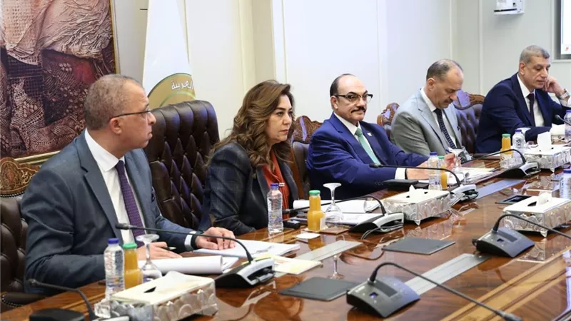  منال عوض: 370 متقدمًا يتنافسون على 23 وظيفة قيادية بالوزارة