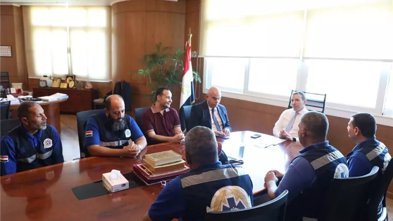 عمرو رشيد يكرم نخبة من الأطقم الإسعافية لأدائهم غير المسبوق في إنقاذ المواطنين