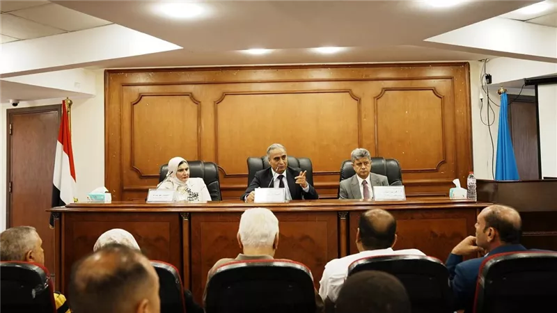 حماية المستهلك والغرفة التجارية بدمياط يبحثان ضبط الأسواق ودعم صناعة الأثاث
