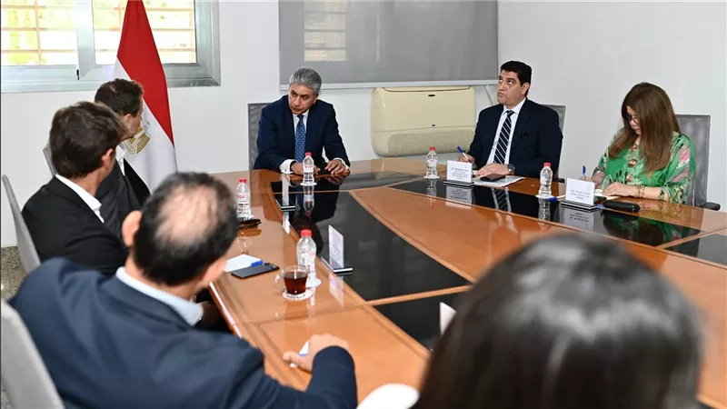 وزير السياحة يبحث مع «مصر إيطاليا» التوسع في الاستثمارات الفندقية