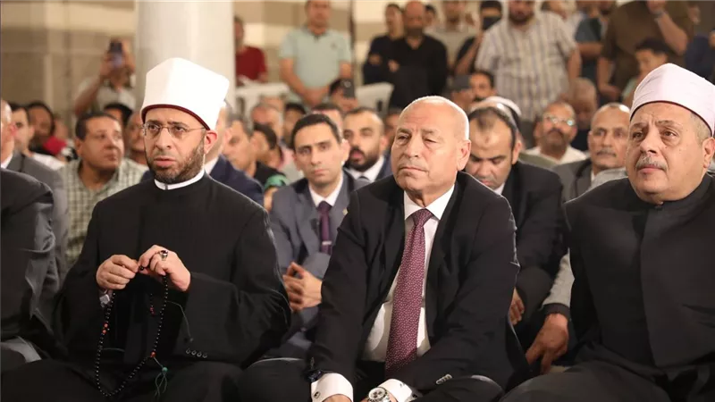 نائبا عن الرئيس.. محافظ القاهرة يشهد احتفال العام الهجري الجديد بمسجد السيدة زينب