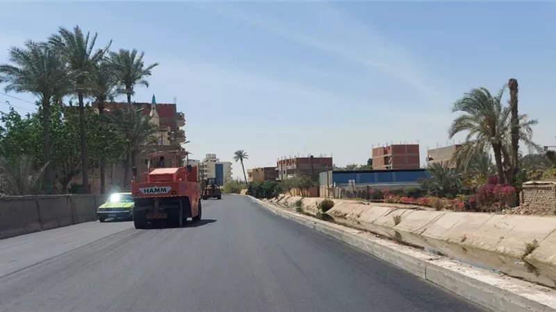  بطول ٢.٥ كم..الانتهاء من رصف ورفع كفاءة طريق ترعة فهمي بمنشأة القناطر