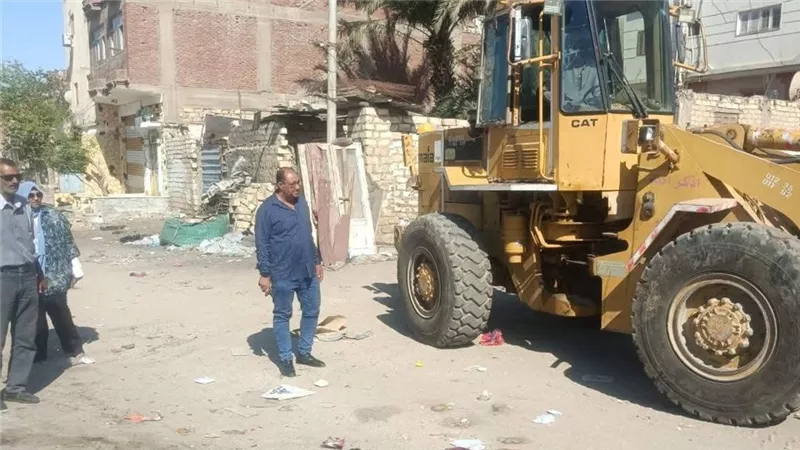 حي عتاقة بالسويس يواصل أعمال النظافة المكثفة لرفع كفاءة الخدمات وتحسين المظهر 