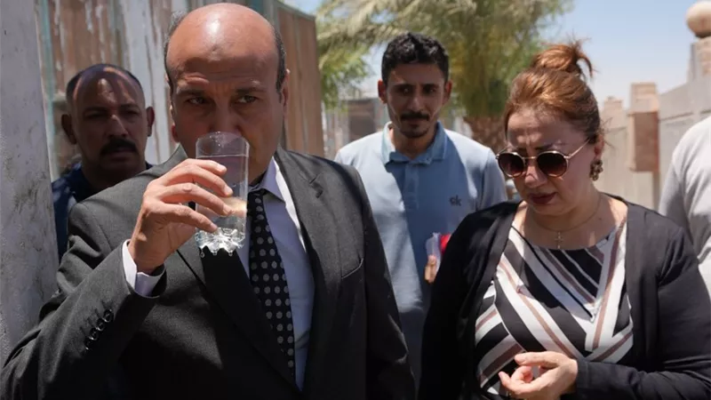 محافظ أسيوط يتفقد محطة مياه موشا ويؤكد الانتهاء من مشروعات البنية الأساسية