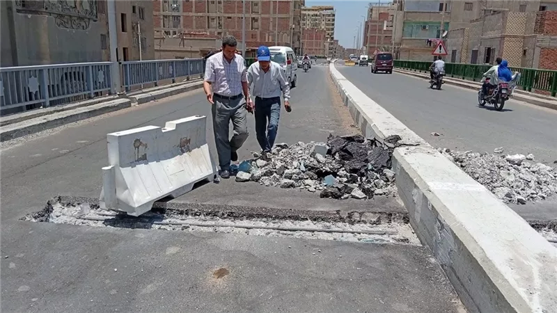 المنوفية: تنفيذ الفواصل واستكمال الدهانات على كوبري الباجور