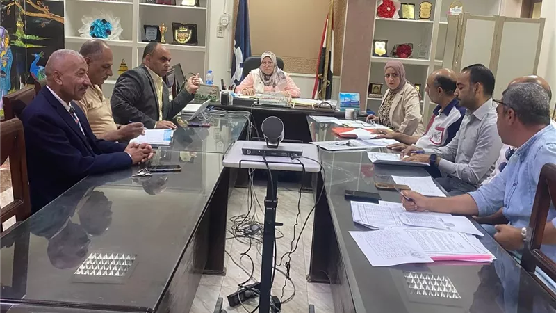 وكيلة تعليم السويس: سرعة الانتهاء من جميع أعمال التجهيزات داخل المدارس 