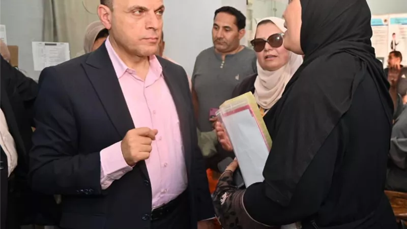 محافظ الغربية يلتقي المواطنين بالمركز التكنولوجي بالسنطة ويتابع ملفات التصالح 