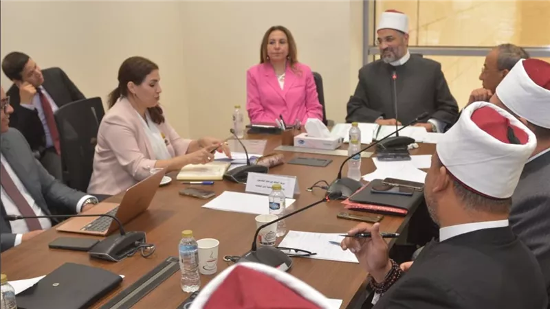 القيم الأخلاقية والثوابت الدينية.. الاتصالات تستعرض استراتيجيتها أمام النواب