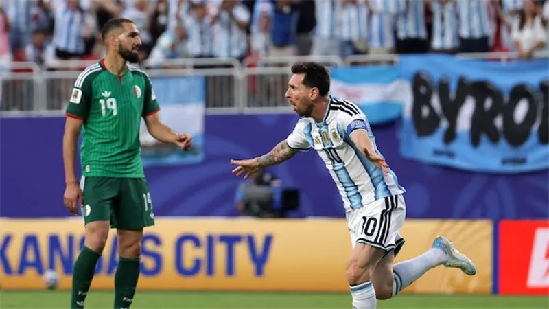ليونيل ميسي يسجل الهدف الثاني بمرمى الجزائر في كأس العالم 2026