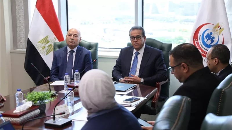 وزير الصحة ومحافظ القاهرة يبحثان تعزيز التعاون لتطوير الخدمات الطبية بالعاصمة