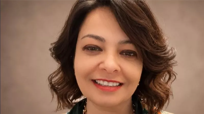 «نص كل حاجة».. الكاتبة غادة عبدالعال توثق أغرب حادث سرقة من منزلها 