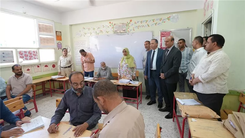 محافظ أسيوط يتفقد كنترول الشهادة الإعدادية ولجان تقدير الدرجات