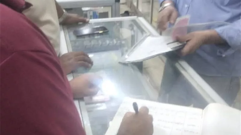 لليوم الثالث.. حي الأربعين بالسويس يواصل حملاته الدورية على المحال التجارية