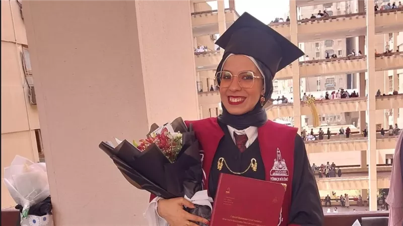 باحثة بـ