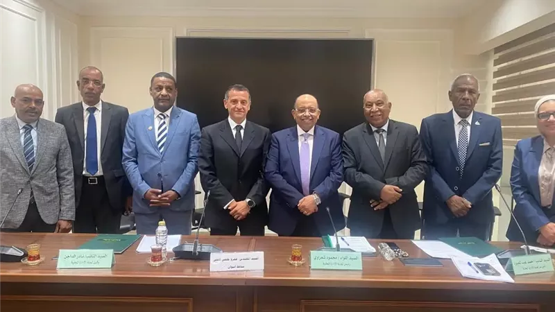 محافظ أسوان: تنسيق تنفيذي وتشريعي لحل مطالب المواطنين أمام محلية النواب