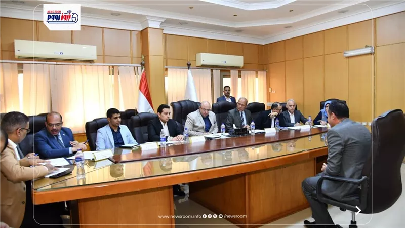 لليوم الثاني.. محافظ الفيوم يشهد مقابلات المتقدمين لمسابقة القيادات المحلية  