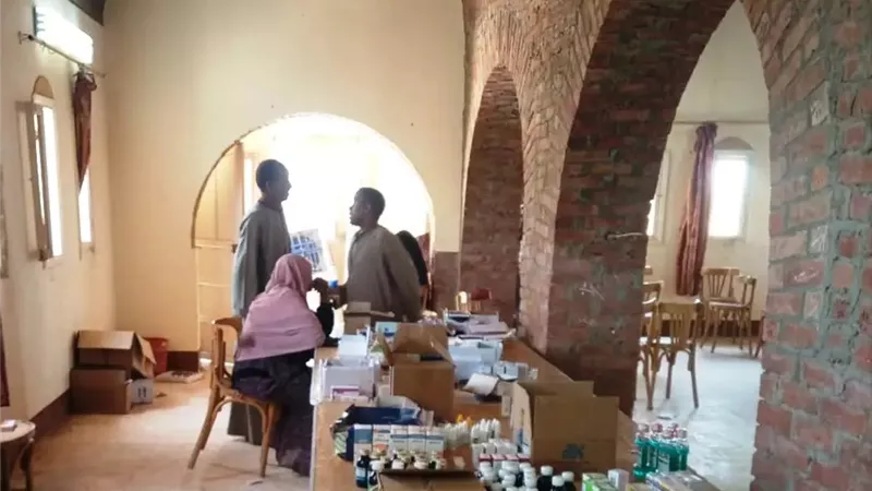 العلاج مجاناً لـ2000 مواطن.. قافلة طبية شاملة بقرى العون الغذائي بأسوان