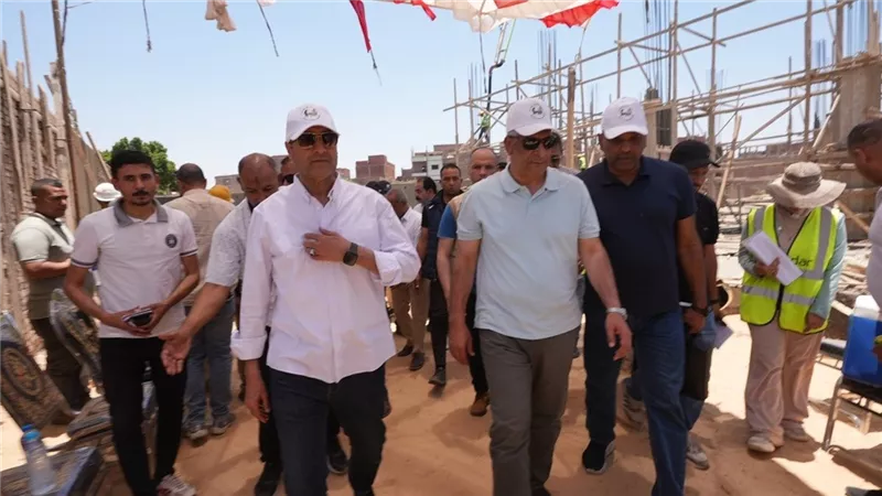 محافظ أسيوط ووزير الدولة للإنتاج الحربي يواصلان جولاتهما لليوم الثاني 