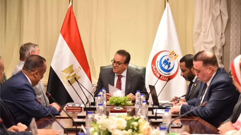 وزير الصحة يبحث نقل تكنولوجيا تصنيع كواشف وأنظمة فصائل الدم إلى مصر