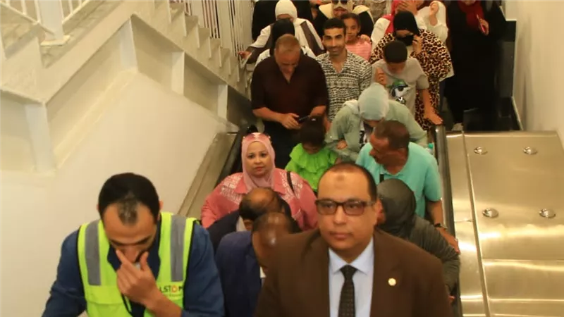 لأول مرة جمعية خيرية تنظم رحلة مجانية إلى المونوريل والعاصمة للأرامل والايتام 
