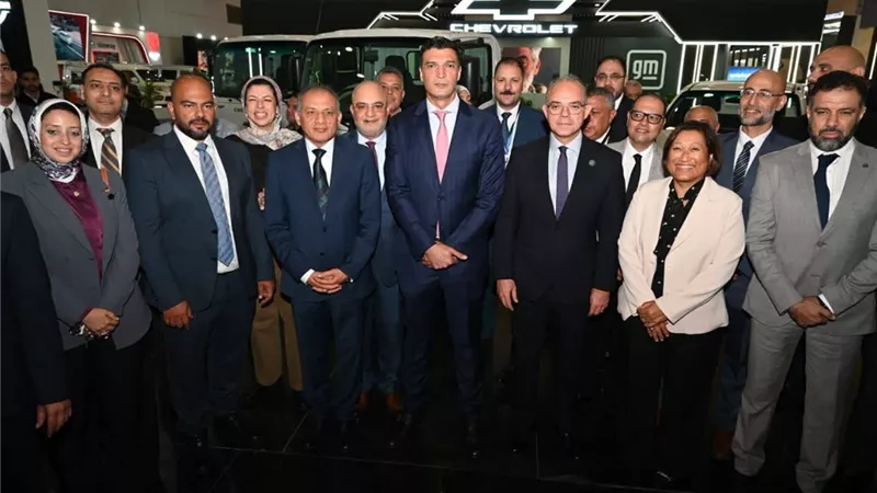 وزير الصناعة يفتتح النسخة الثالثة من معرض الأهرام لسيارات النقل