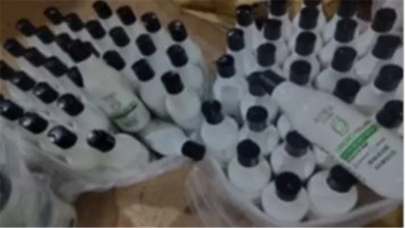 بداخله 4 أطنان مجهولة المصدر.. ضبط مدير مصنع مستحضرات تجميل مغشوشة بالإسكندرية