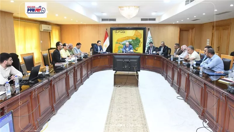 محافظ الفيوم يتابع الموقف التنفيذي لمشروعات المرحلة الأولى لمبادرة حياة كريمة 