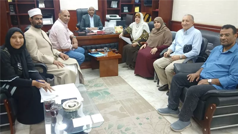 الأب القدوة بسوهاج.. أوصل بناته إلى الطب والهندسة والشرطة     