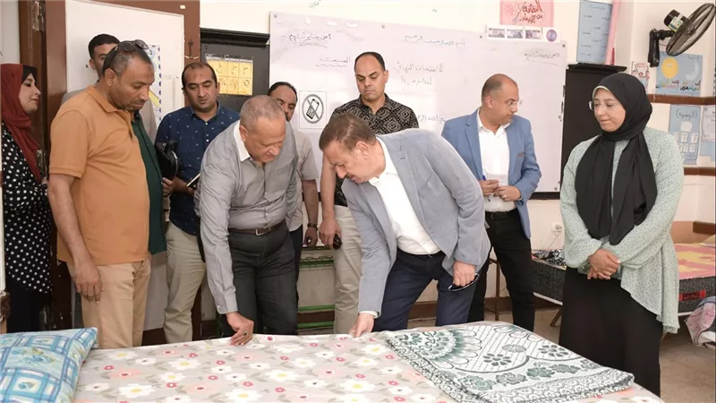  محافظ بورسعيد يتفقد استراحات مراقبي لجان امتحانات الثانوية العامة 