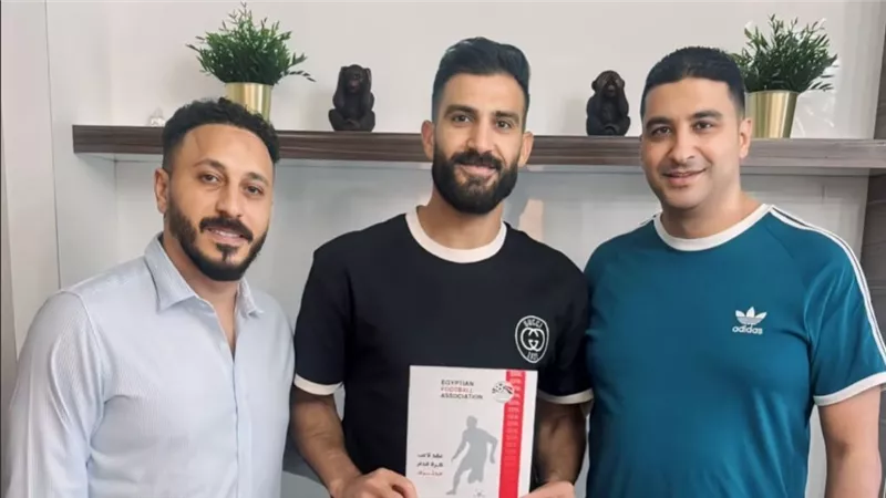 المصري البورسعيدي يجدد تعاقد حارسه عصام ثروت موسمًا اضافيًا