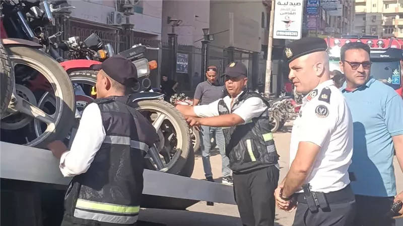 رفع جميع الدراجات البخارية غير المرخصة بالمنوفية واتخاذ الإجراءات القانونية 