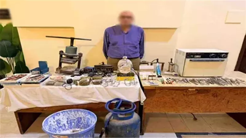  القبض على فنى تركيب أسنان لاتهامه بإنتحال صفة طبيب وإدارة عيادة طبية بالقاهرة