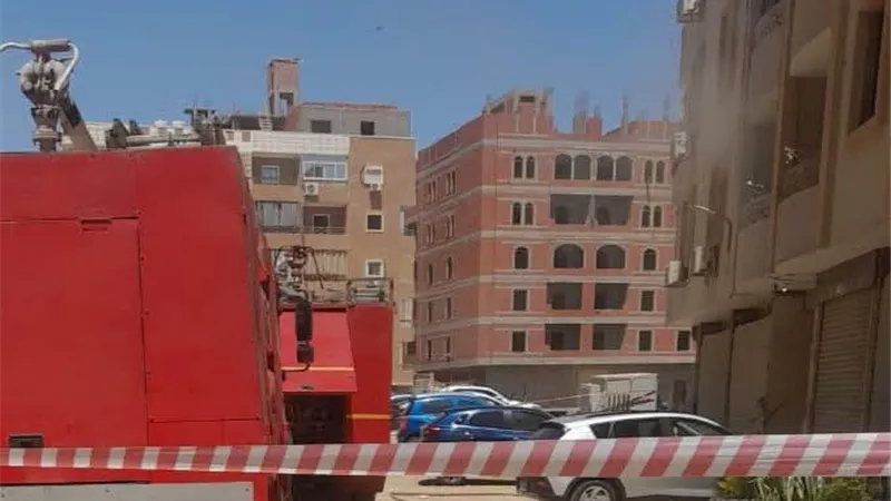 السيطرة على حريق بشقة ببرج الامير بشارع النيل بحي الأربعين بالسويس دون إصابات 