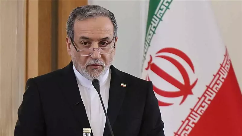 وزير الخارجية الإيراني يدعو إلى منظومة أمنية إقليمية بعيدًا عن القوى الخارجية