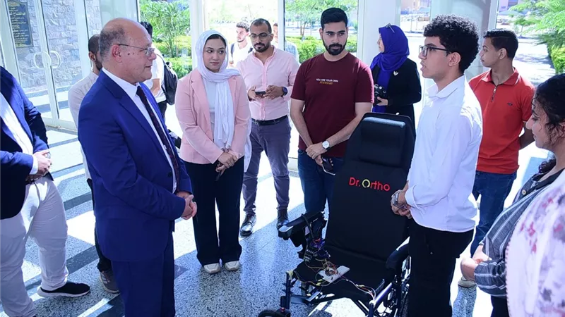 رئيس جامعة سوهاج يتفقد معمل التصنيع الرقمي وتدريب ريادة الأعمال بمركز إبداع مصر الرقمية
