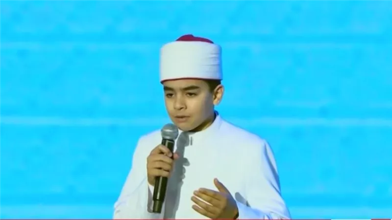 محمد القلاجي يقدم فقرة الإنشاد الديني في حفل تخرج الدورة الـ3 لأئمة الأوقاف