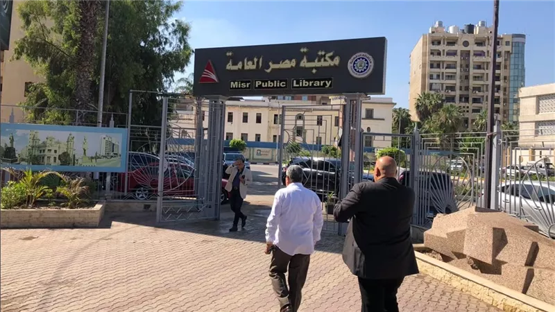محافظ الدقهلية يتفقد أعمال التطوير الجارية بمكتبة مصر العامة