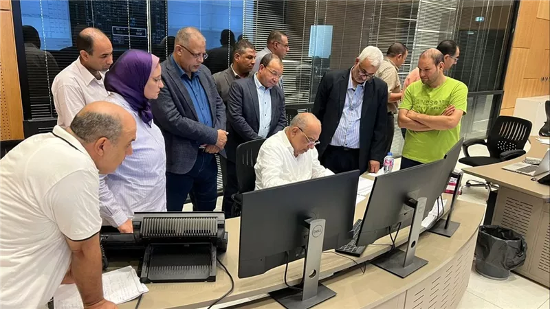 وزير الكهرباء يتفقد ميدنيا سير العمل فى المركز القومي للتحكم في الطاقة