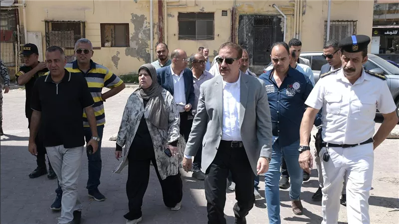 للمرة الثانية خلال شهر.. إنذار شديد اللهجة من محافظ بورسعيد لشركة النظافة