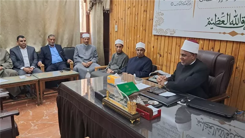 رئيس قطاع المعاهد يلتقي قيادات قنا لمتابعة امتحانات الثانوية الأزهرية