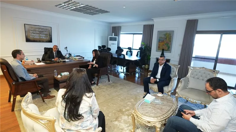 محافظ أسيوط يستقبل وفد شركة أسمنت أسيوط 