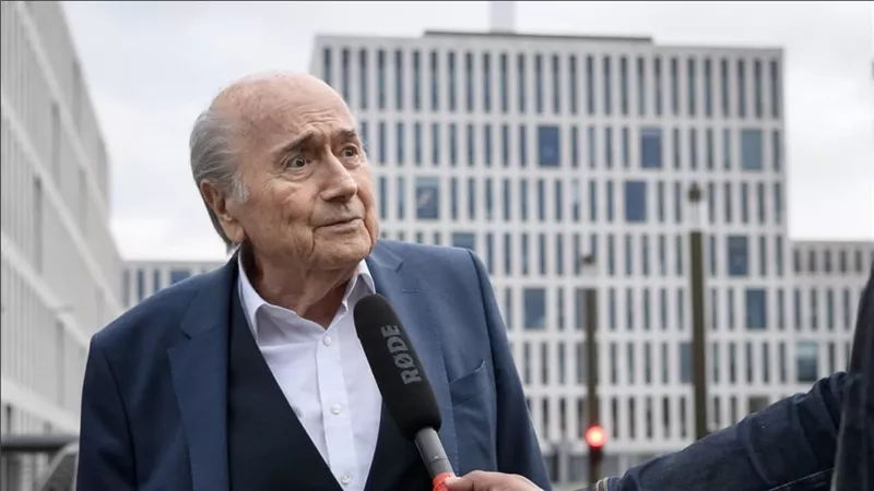 بلاتر: صلاح من أبرز نجوم العالم.. وأثق في منتخب مصر بالمونديال