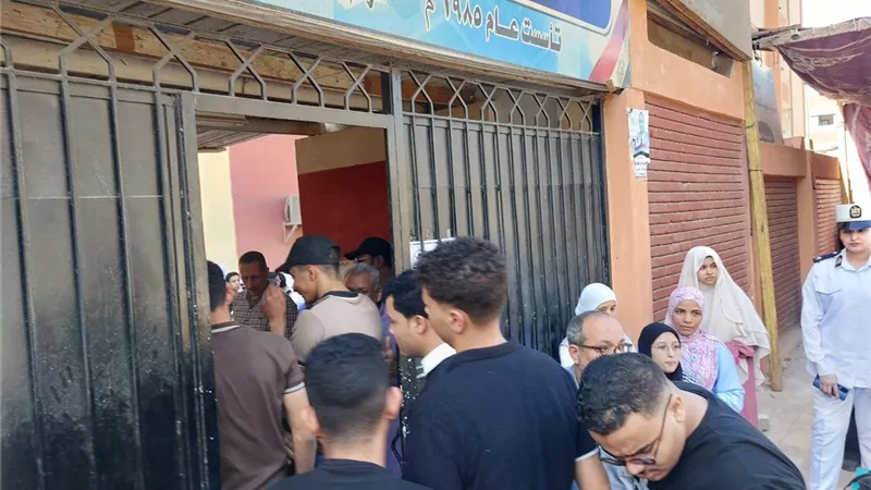 بالصور.. انطلاق امتحانات الثانوية العامة بسوهاج وسط استعدادات مكثفة 