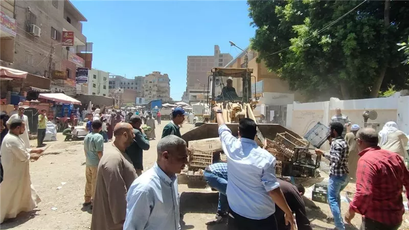 محافظ أسيوط: حملة مكثفة لرفع السوق العشوائي بمحيط الإدارة التعليمية  
