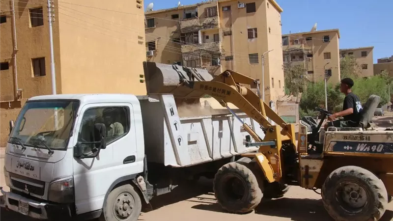  رفع 380 طن مخلفات وتحسين المظهر الحضاري بالمناطق السكنية بأسوان